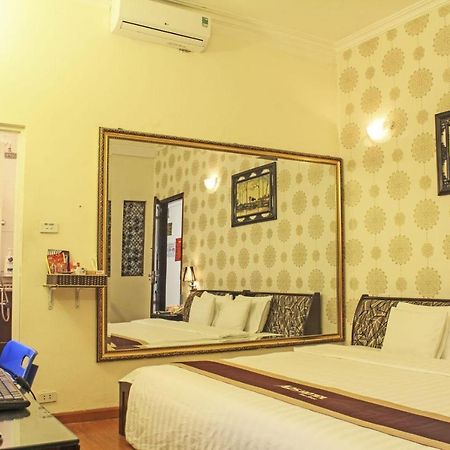 A25 Hotel - 38 Hang Thiec Hanoi Bagian luar foto