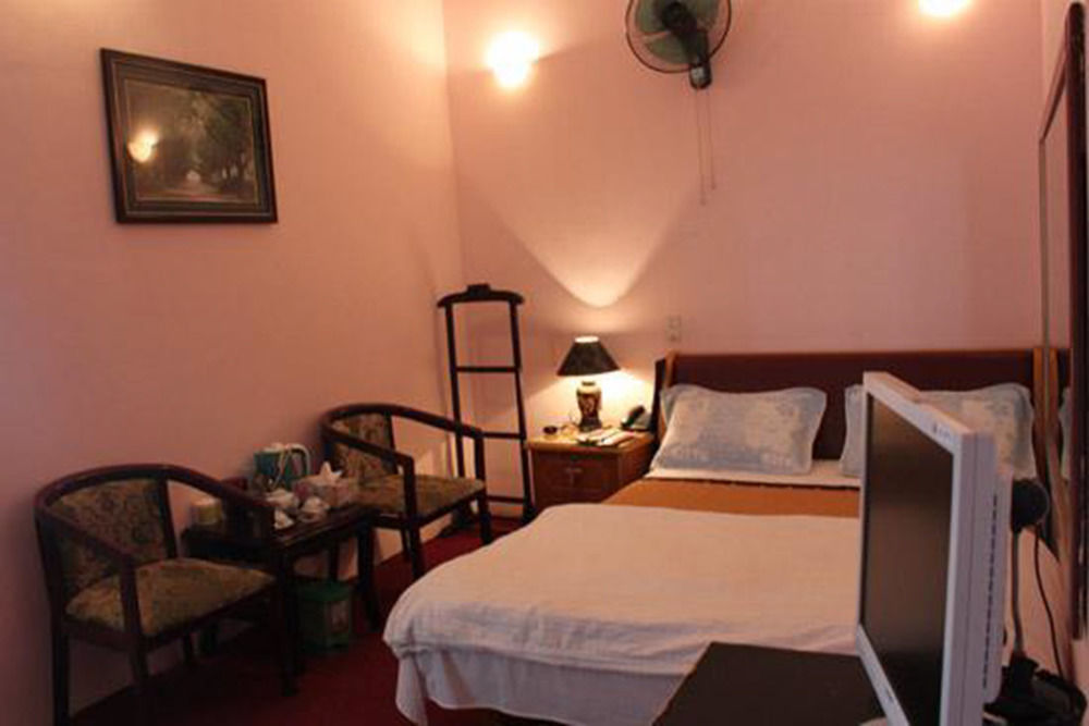 A25 Hotel - 38 Hang Thiec Hanoi Bagian luar foto