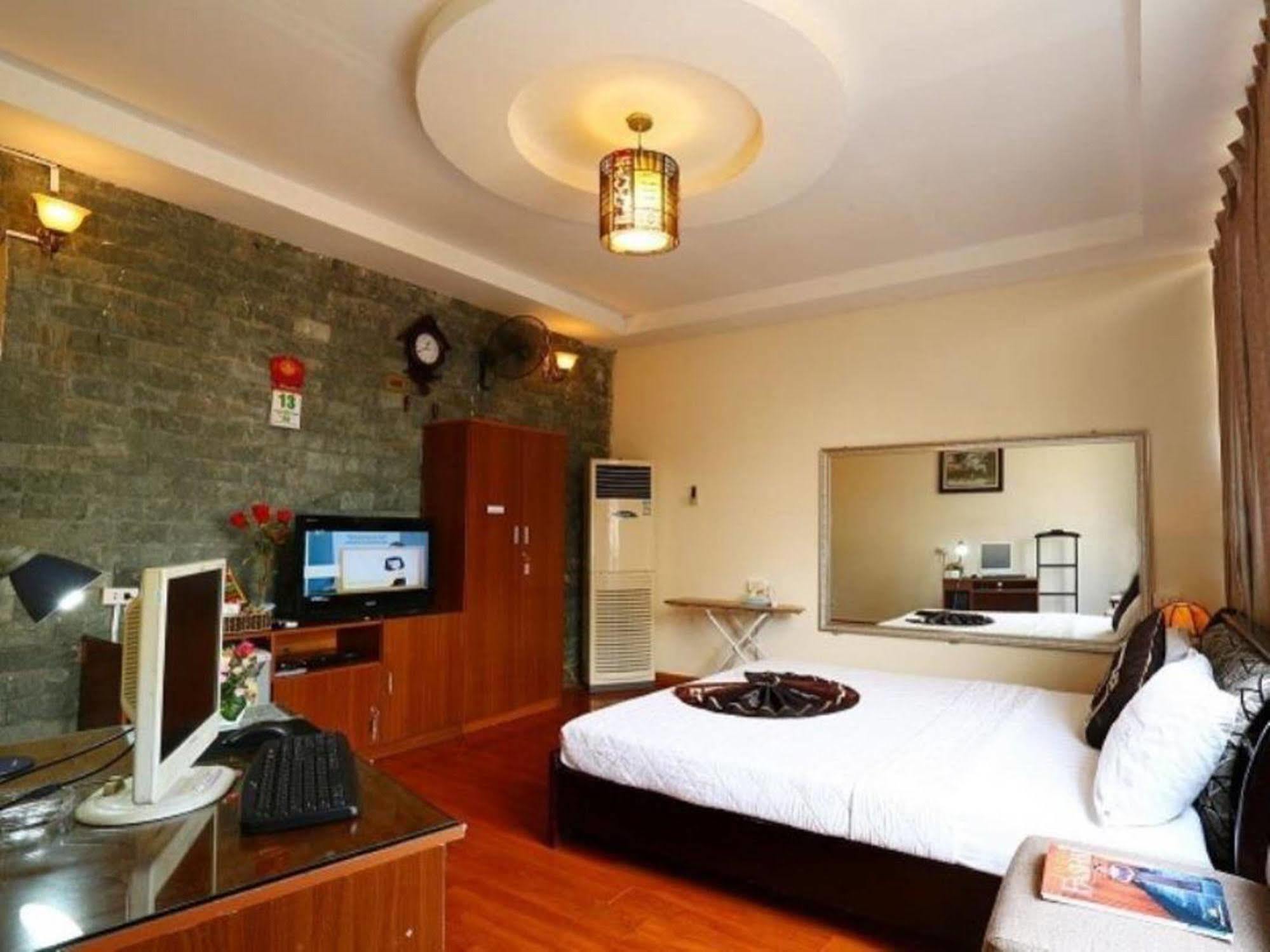 A25 Hotel - 38 Hang Thiec Hanoi Bagian luar foto